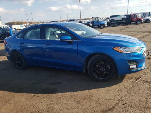 3FA6P0HD6KR113117 - 2019 FORD FUSION SE BLUE photo 4