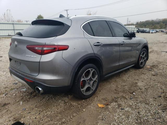 ZASFAKAN9J7B82763 - 2018 ALFA ROMEO STELVIO GRAY photo 3