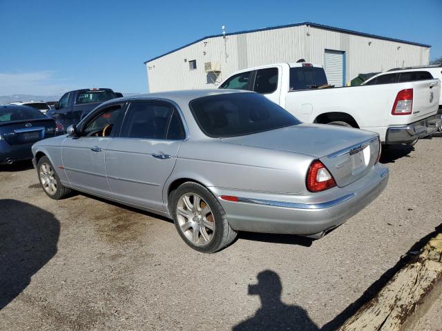 SAJWA79C75SG35486 - 2005 JAGUAR XJ8 L SILVER photo 2