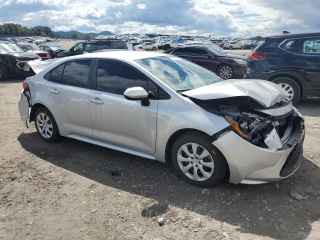 5YFEPMAEXNP383333 - 2022 TOYOTA COROLLA LE SILVER photo 4