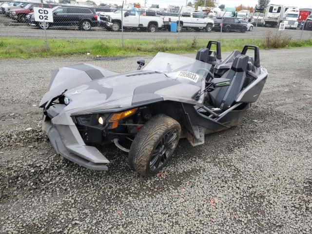 57XAASFAXF5106293 - 2015 POLARIS SLINGSHOT GRAY photo 2