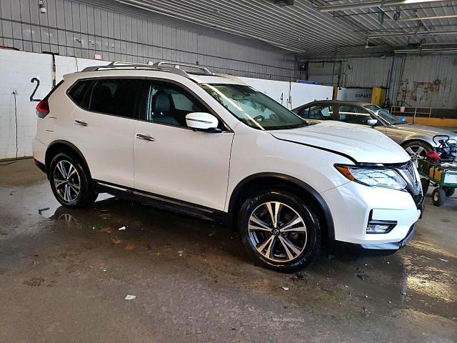 JN8AT2MV4HW271119 - 2017 NISSAN ROGUE S WHITE photo 4