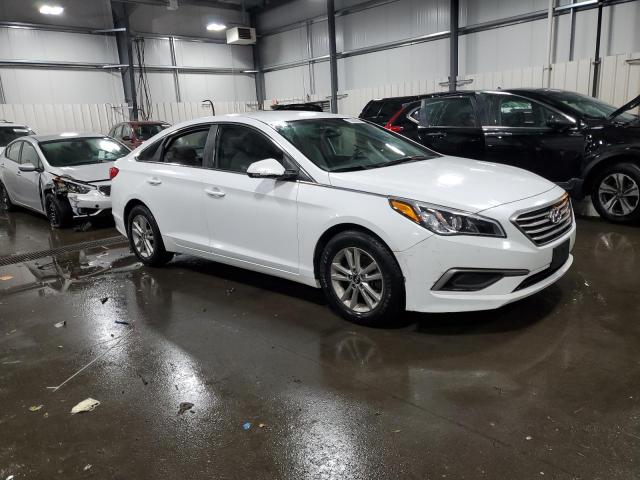 5NPE24AF6HH447828 - 2017 HYUNDAI SONATA SE WHITE photo 4