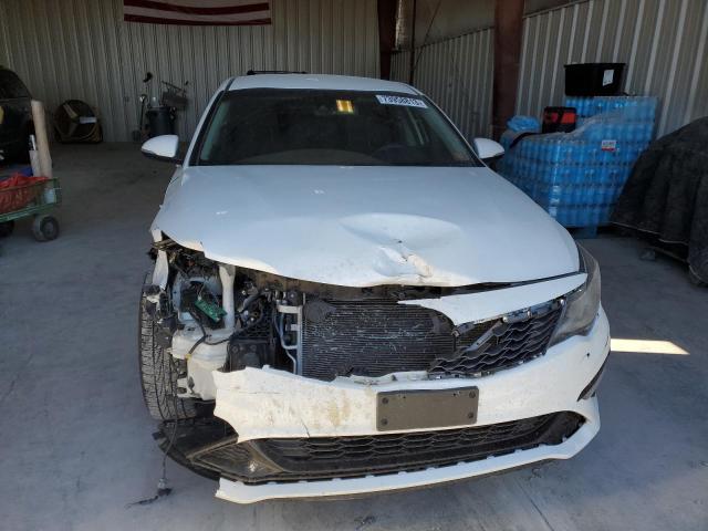 5XXGT4L35KG363270 - 2019 KIA OPTIMA LX WHITE photo 5