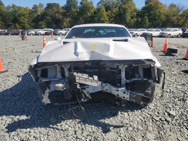 2C3CDZFJ9GH145473 - 2016 DODGE CHALLENGER R/T SCAT PACK WHITE photo 5