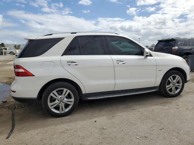 4JGDA5HB3CA065811 - 2012 MERCEDES-BENZ ML 350 4MATIC WHITE photo 3