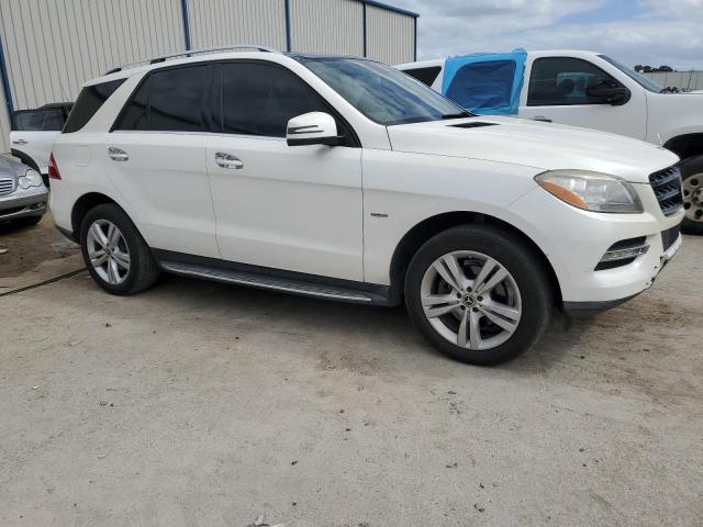 4JGDA5HB3CA065811 - 2012 MERCEDES-BENZ ML 350 4MATIC WHITE photo 4
