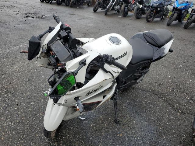 JKAEXMJ10BDA78402 - 2011 KAWASAKI EX250 J WHITE photo 2