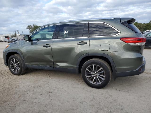 5TDJZRFH1KS989180 - 2019 TOYOTA HIGHLANDER SE GREEN photo 2