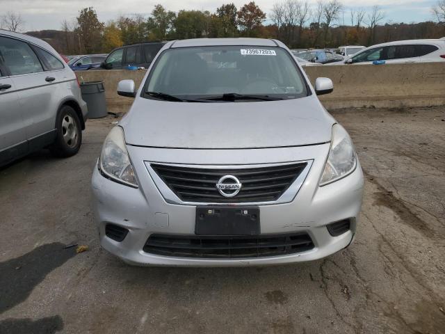 3N1CN7AP1EL869125 - 2014 NISSAN VERSA S SILVER photo 5