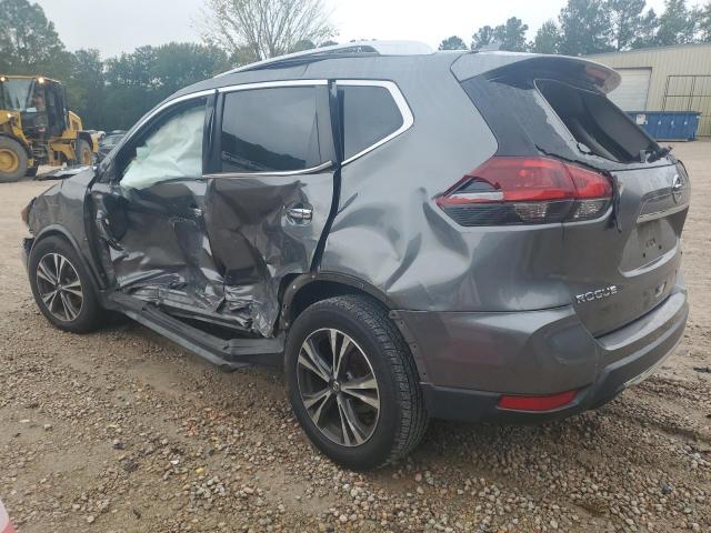 JN8AT2MV8JW316830 - 2018 NISSAN ROGUE S GRAY photo 2