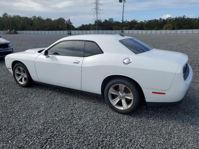 2C3CDZAG4GH309501 - 2016 DODGE CHALLENGER SXT WHITE photo 2