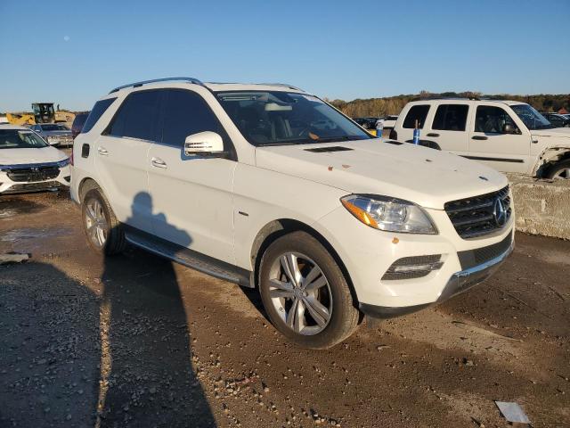 4JGDA5HB1CA086088 - 2012 MERCEDES-BENZ ML 350 4MATIC WHITE photo 4