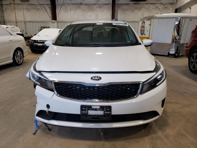 3KPFL4A72HE027112 - 2017 KIA FORTE LX WHITE photo 5