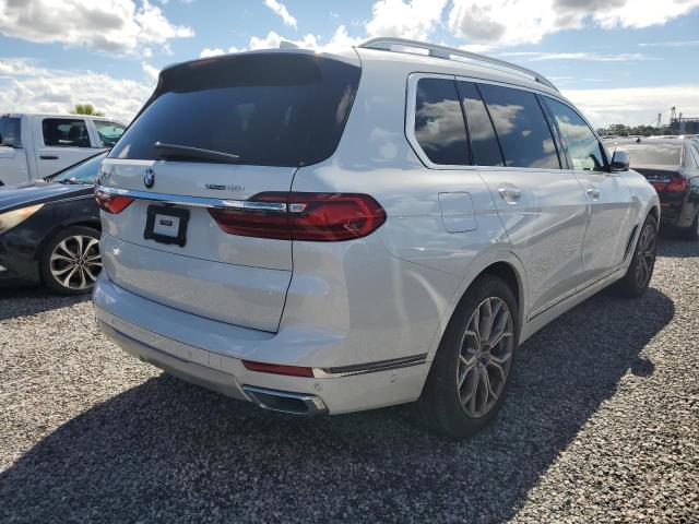 5UXCW2C06M9F32696 - 2021 BMW X7 XDRIVE40I WHITE photo 3