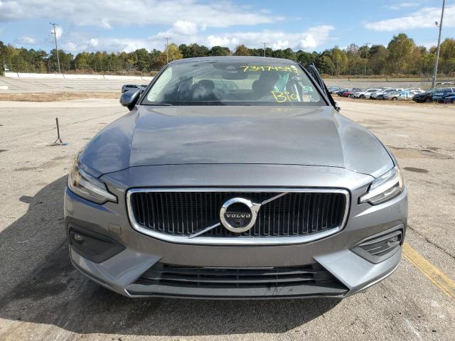 7JR102FK3KG016505 - 2019 VOLVO S60 T5 MOMENTUM GRAY photo 5