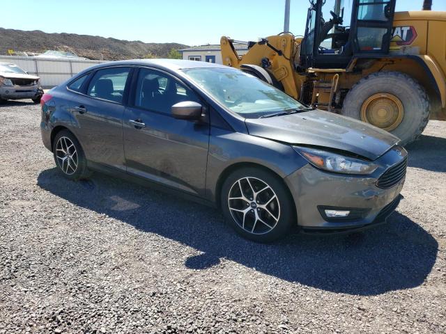 1FADP3FE6JL304442 - 2018 FORD FOCUS SE GRAY photo 4