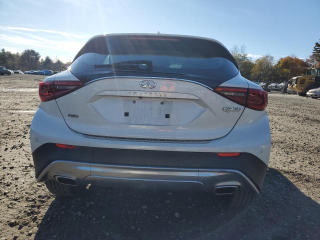 SJKCH5CR2HA035221 - 2017 INFINITI QX30 BASE أبيض صورة 6