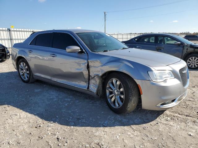 2C3CCARG1GH224768 - 2016 CHRYSLER 300 LIMITED SILVER photo 4