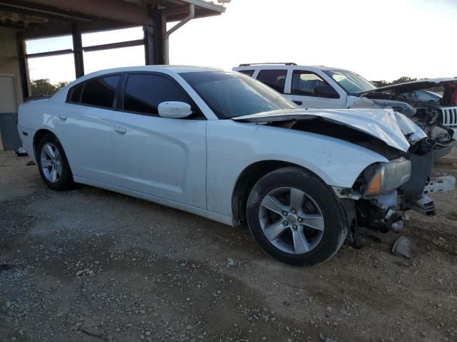 2C3CDXBGXDH545942 - 2013 DODGE CHARGER SE WHITE photo 4