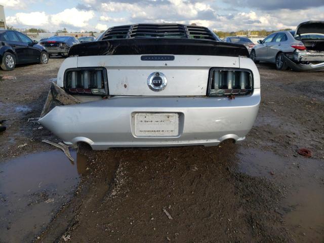 1ZVFT82H355157371 - 2005 FORD MUSTANG GT GRAY photo 6