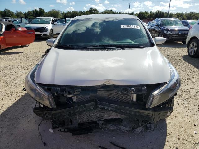 3KPFK4A78JE231292 - 2018 KIA FORTE LX WHITE photo 5