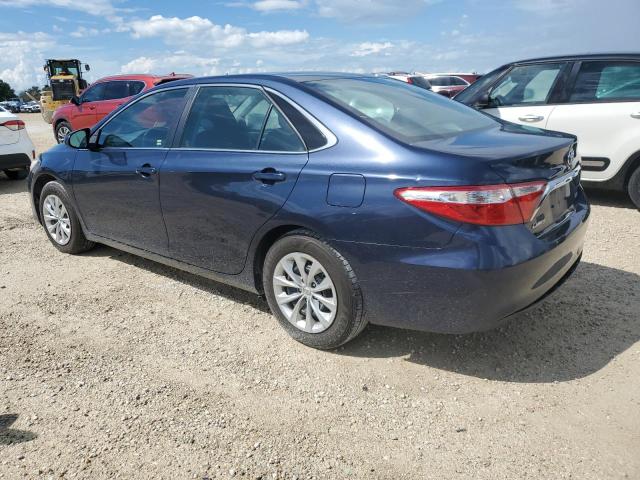 4T1BF1FK6HU763131 - 2017 TOYOTA CAMRY LE BLUE photo 2