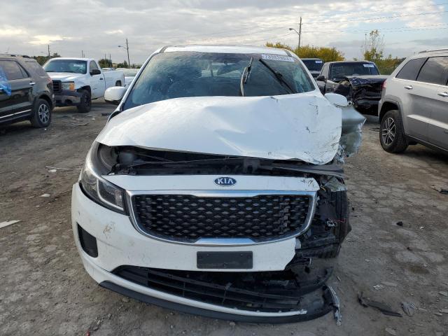 KNDMA5C15J6372352 - 2018 KIA SEDONA L WHITE photo 5