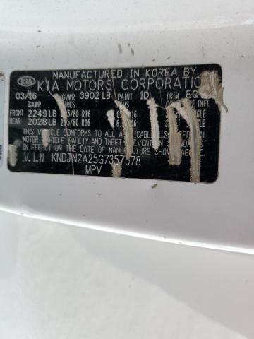 KNDJN2A25G7357578 - 2016 KIA SOUL WHITE photo 12