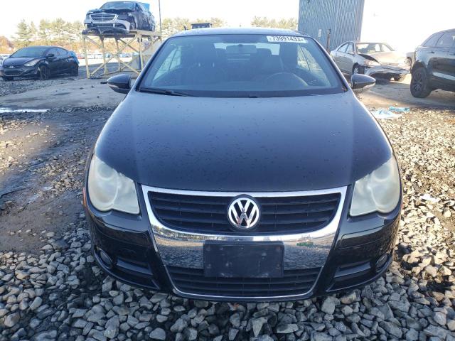 WVWBA7AH2AV010164 - 2010 VOLKSWAGEN EOS TURBO BLACK photo 5