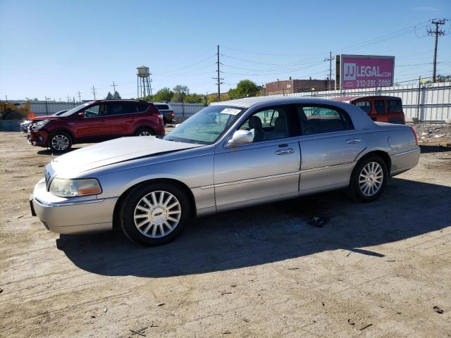 1LNHM81W53Y706827 - 2003 LINCOLN TOWN CAR EXECUTIVE SILVER photo 1