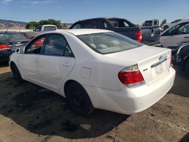 4T1BE32K85U430137 - 2005 TOYOTA CAMRY LE WHITE photo 2