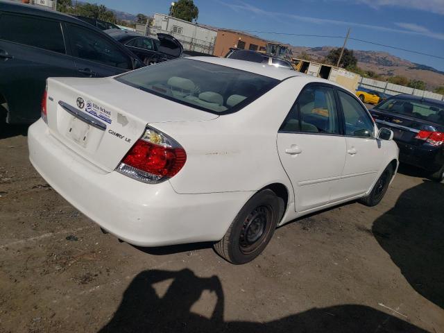 4T1BE32K85U430137 - 2005 TOYOTA CAMRY LE WHITE photo 3