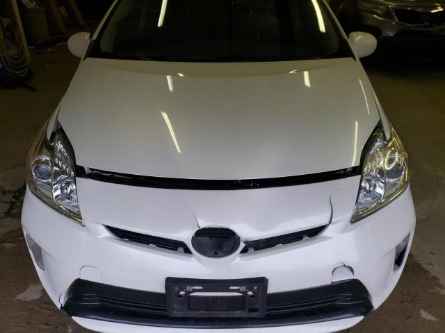 JTDKN3DU1F0450385 - 2015 TOYOTA PRIUS WHITE photo 11