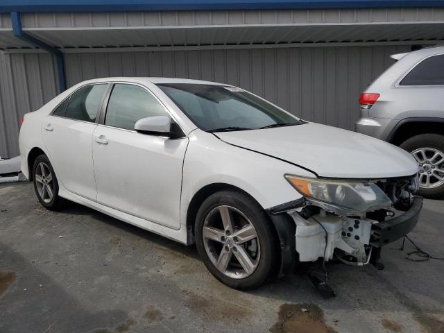 4T1BF1FK2DU709724 - 2013 TOYOTA CAMRY L WHITE photo 4