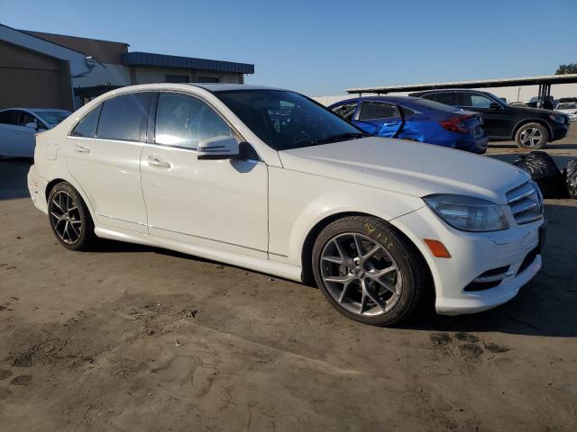 WDDGF5GB9BR153336 - 2011 MERCEDES-BENZ C 350 WHITE photo 4