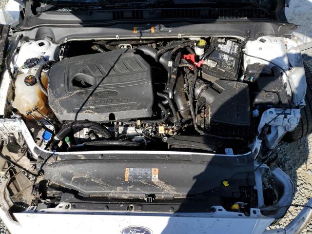 3FA6P0HD3JR195564 - 2018 FORD FUSION SE WHITE photo 11