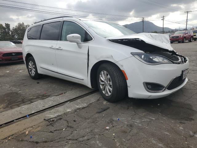 2C4RC1BG7HR540669 - 2017 CHRYSLER PACIFICA TOURING L WHITE photo 4