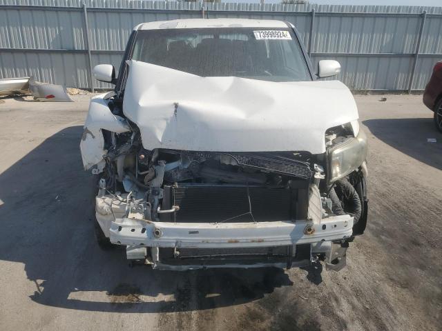 JTLZE4FE0CJ018438 - 2012 TOYOTA SCION XB WHITE photo 5