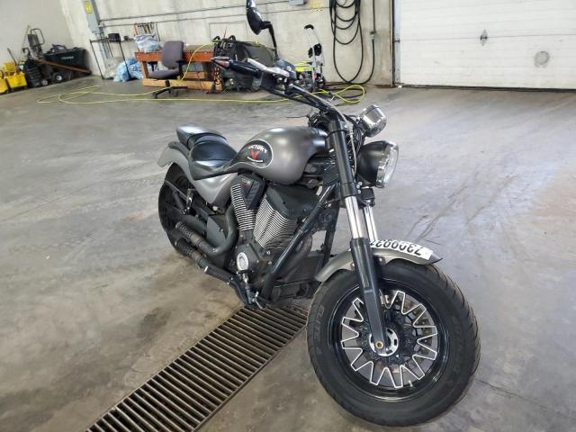 5VPLB36N9F3034653 - 2015 VICTORY MOTORCYCLES GUNNER Qara foto 1