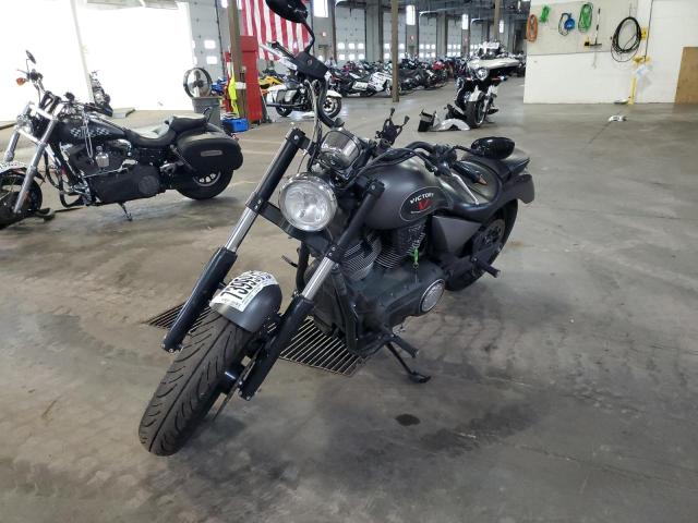5VPLB36N9F3034653 - 2015 VICTORY MOTORCYCLES GUNNER BLACK photo 2