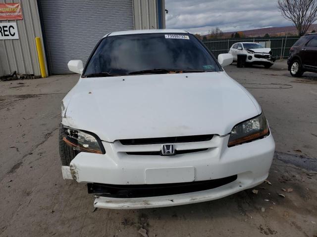 1HGCG665XXA118156 - 1999 HONDA ACCORD LX WHITE photo 5