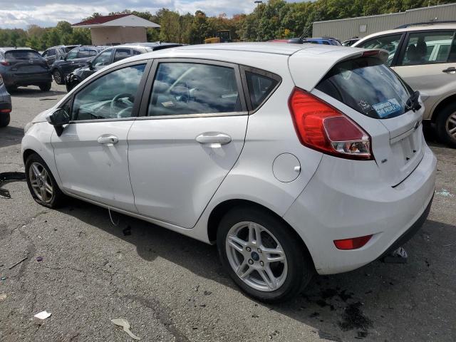 3FADP4EJ4KM155985 - 2019 FORD FIESTA SE WHITE photo 2