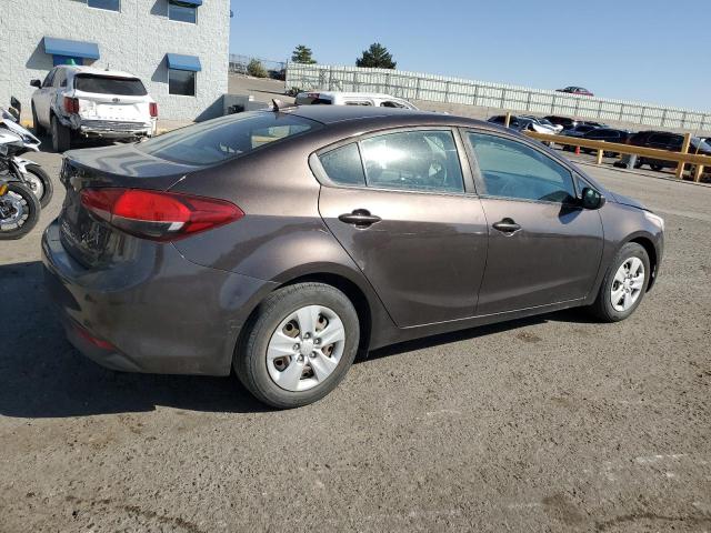 3KPFL4A7XJE178673 - 2018 KIA FORTE LX BROWN photo 3