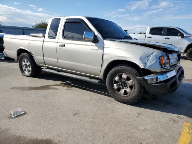 1N6DD26SXXC327117 - 1999 NISSAN FRONTIER KING CAB XE SILVER photo 4