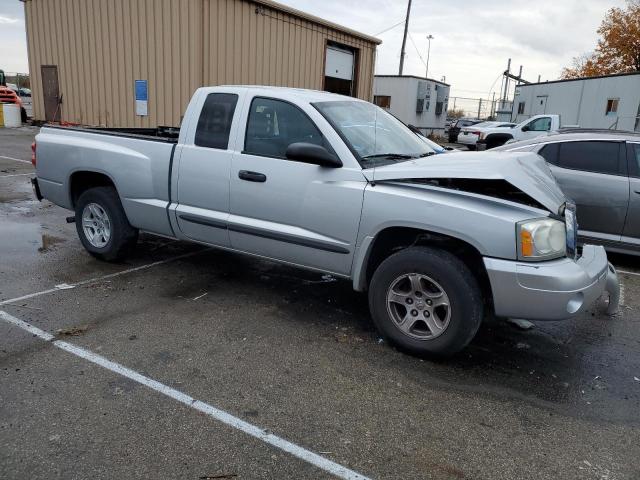 1D7HE42K76S579159 - 2006 DODGE DAKOTA SLT SILVER photo 4