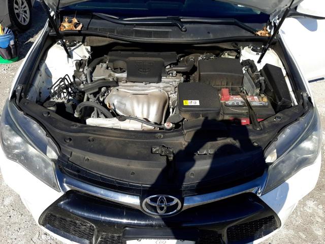 4T1BF1FK2HU402978 - 2017 TOYOTA CAMRY LE WHITE photo 11