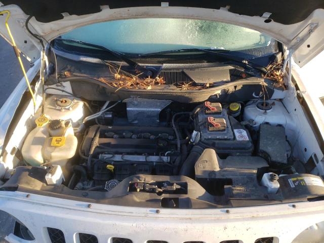 1C4NJPFA0GD599366 - 2016 JEEP PATRIOT LATITUDE WHITE photo 11