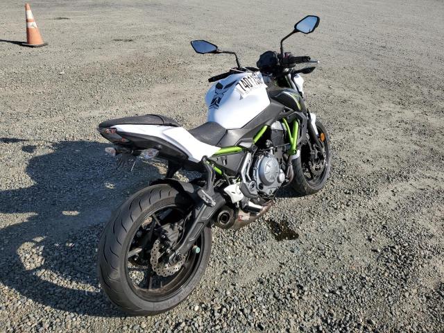 JKAEREH12HDA03666 - 2017 KAWASAKI ER650 H WHITE photo 4