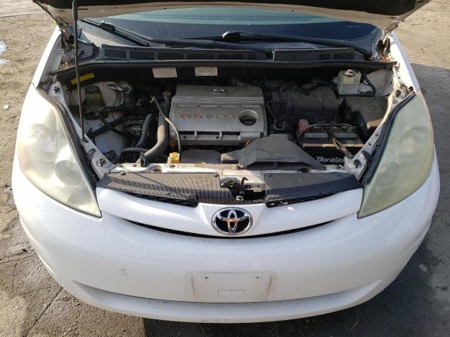 5TDZA23C96S401641 - 2006 TOYOTA SIENNA CE WHITE photo 12